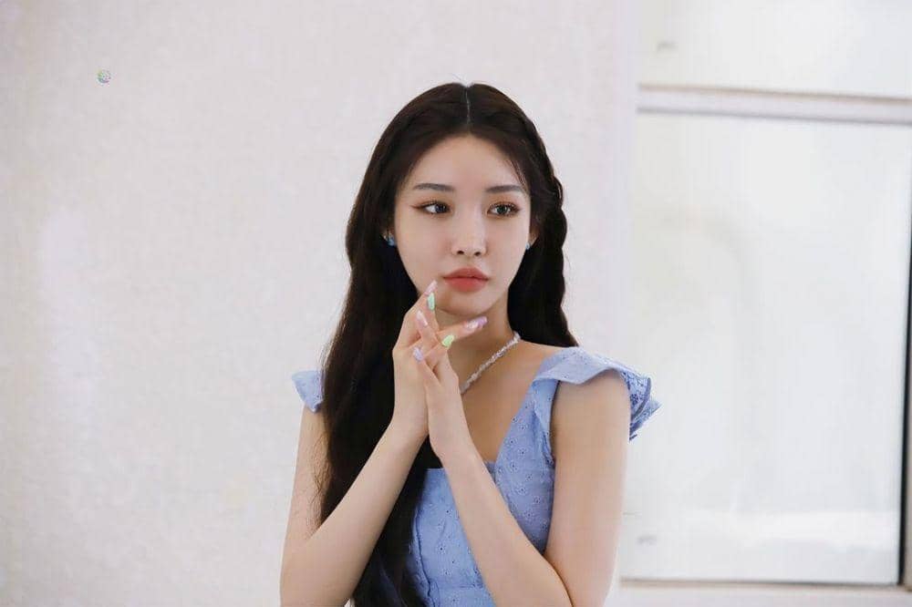 Instagram.com/chungha_official