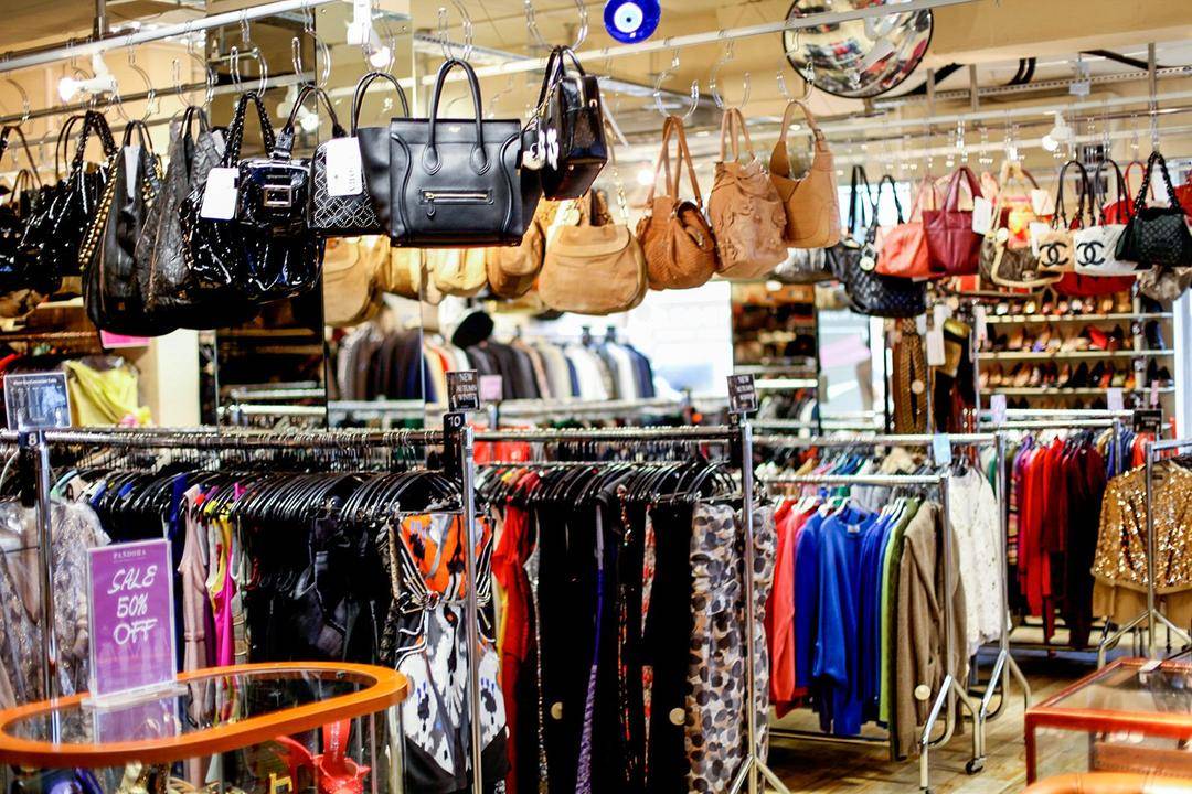 Tips & Trik Belanja Baju Preloved di Thrift Store