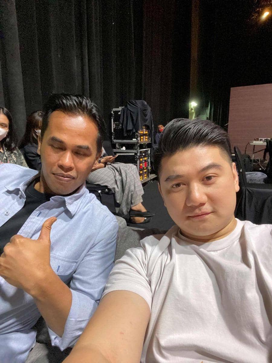 Twitter.com/ArnoldPoernomo