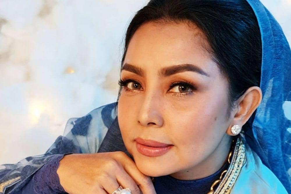 instagram.com/mayangsari_official