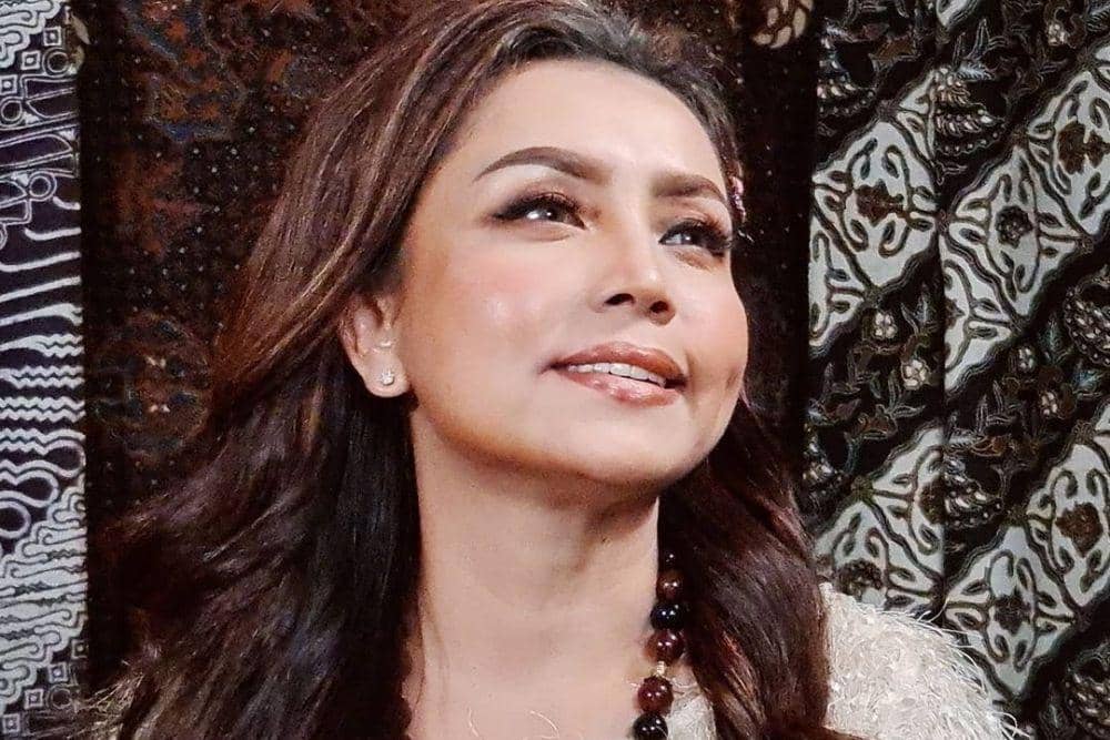 instagram.com/mayangsari_official