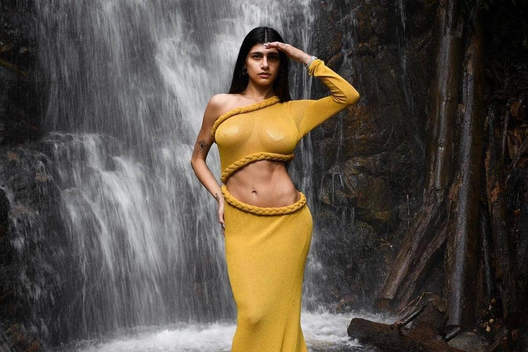 Instagram.com/Miakhalifa