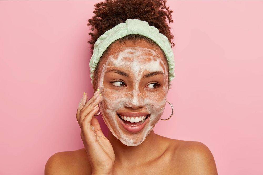 5 Tips Double Cleansing Untuk Kulit Berjerawat 