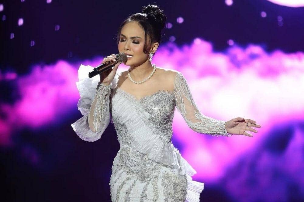 instagram.com/yunishara36