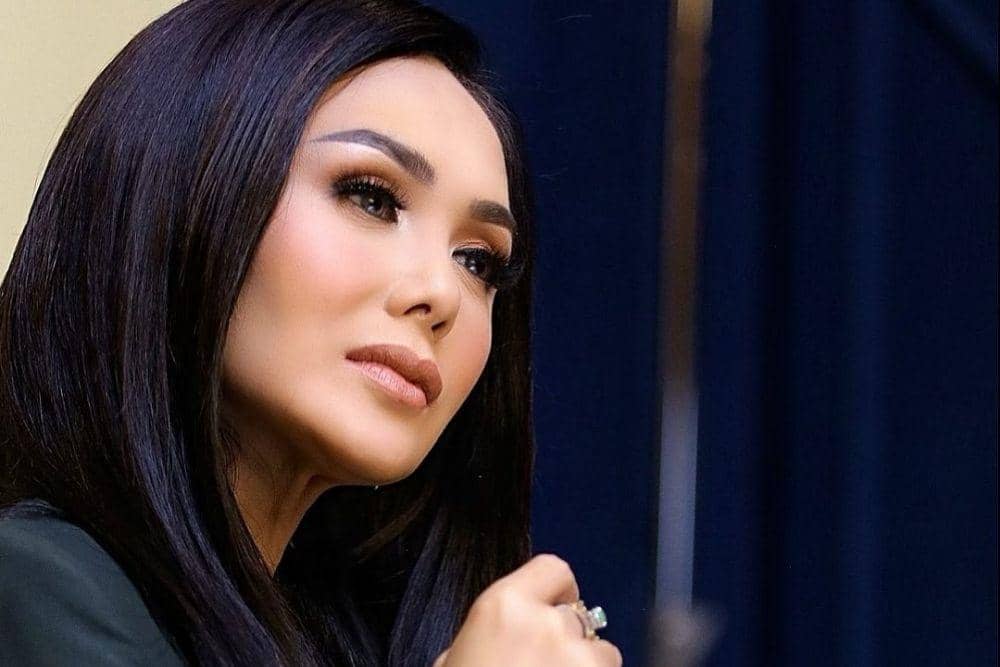 instagram.com/yunishara36