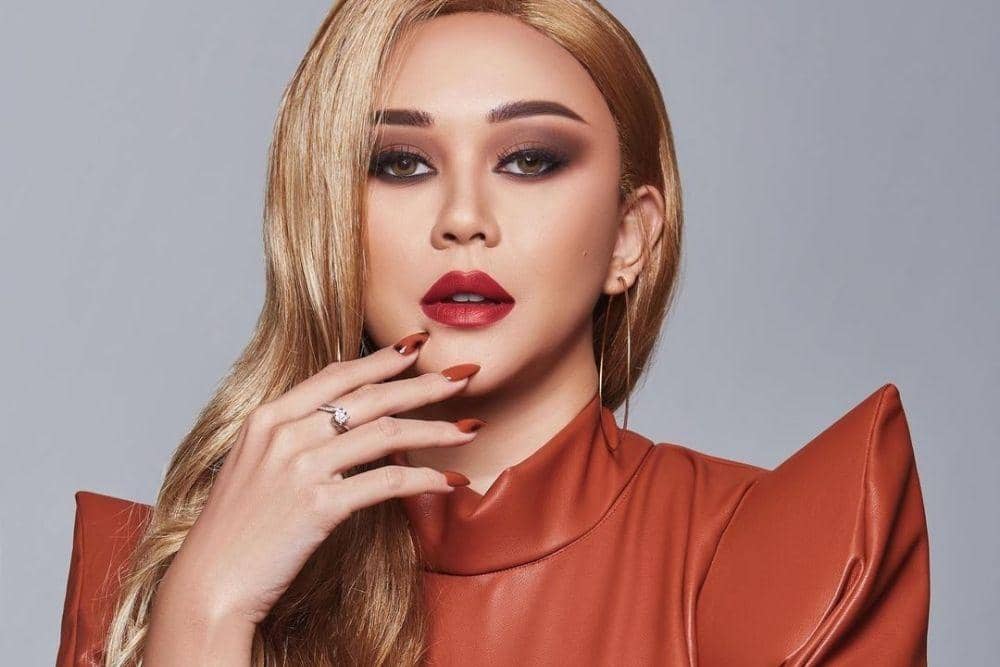 instagram.com/aurakasih