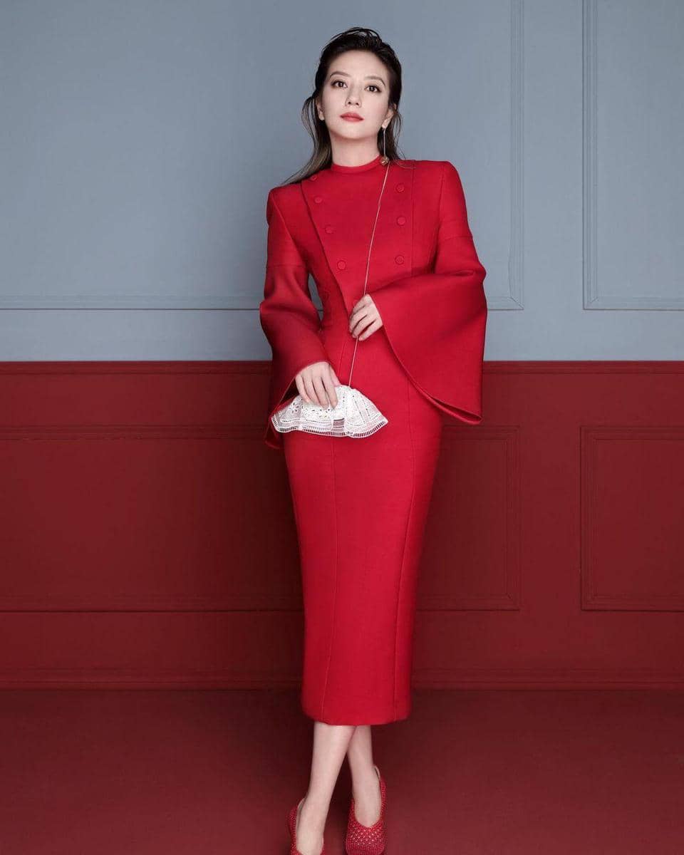 instagram.com/vicki_zhaowei