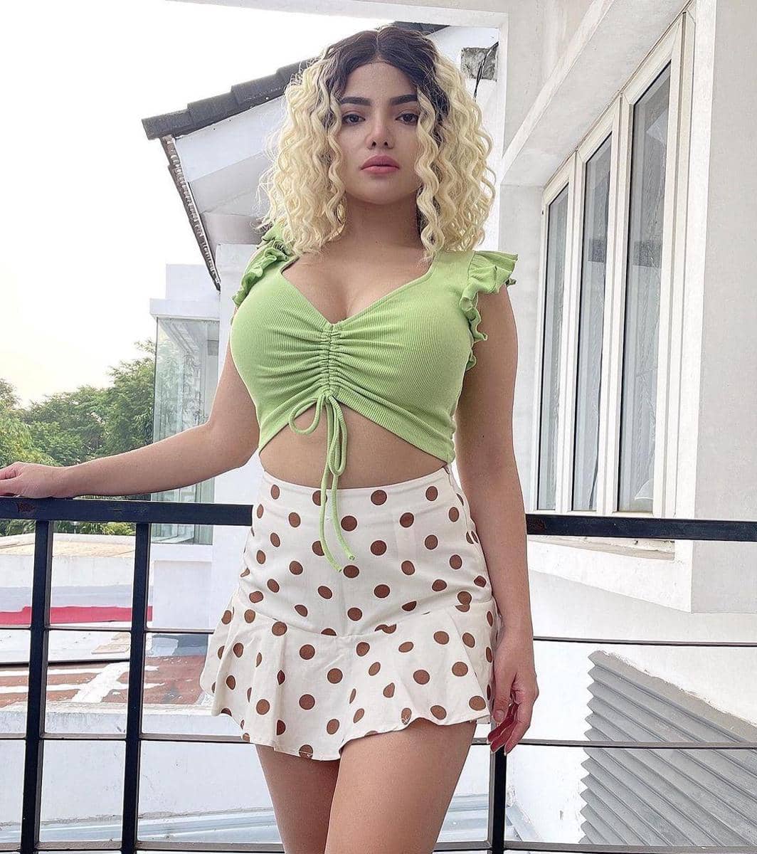 instagram.com/dinar_candy