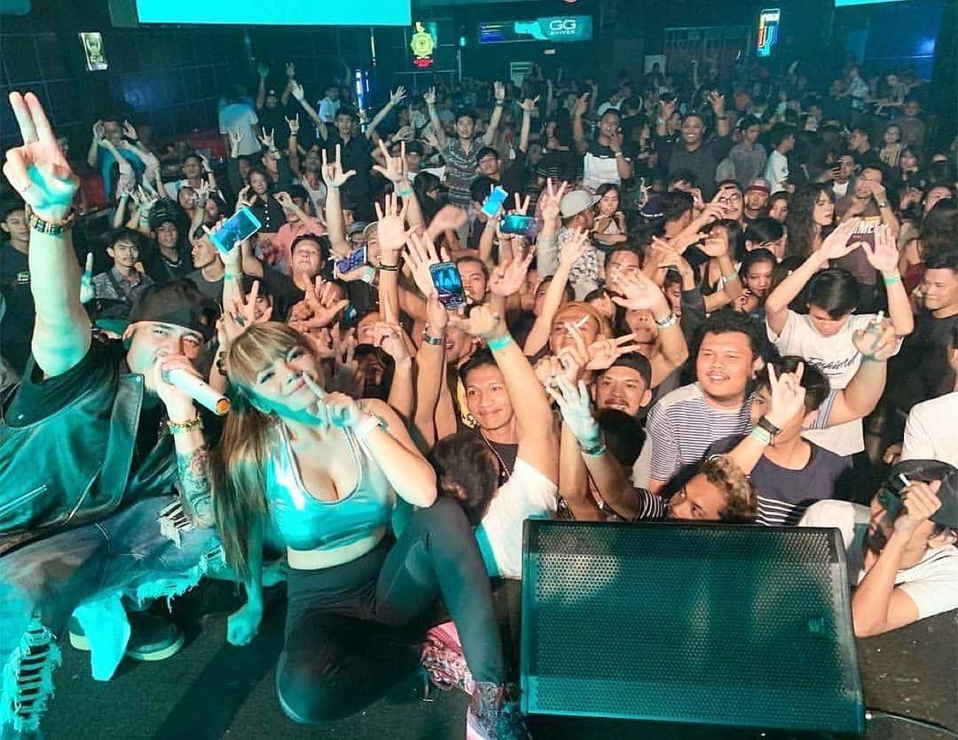 instagram.com/dinar_candy