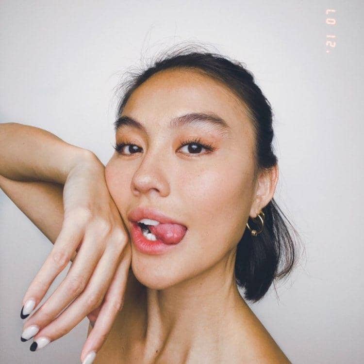 instagram.com/agnezmo/