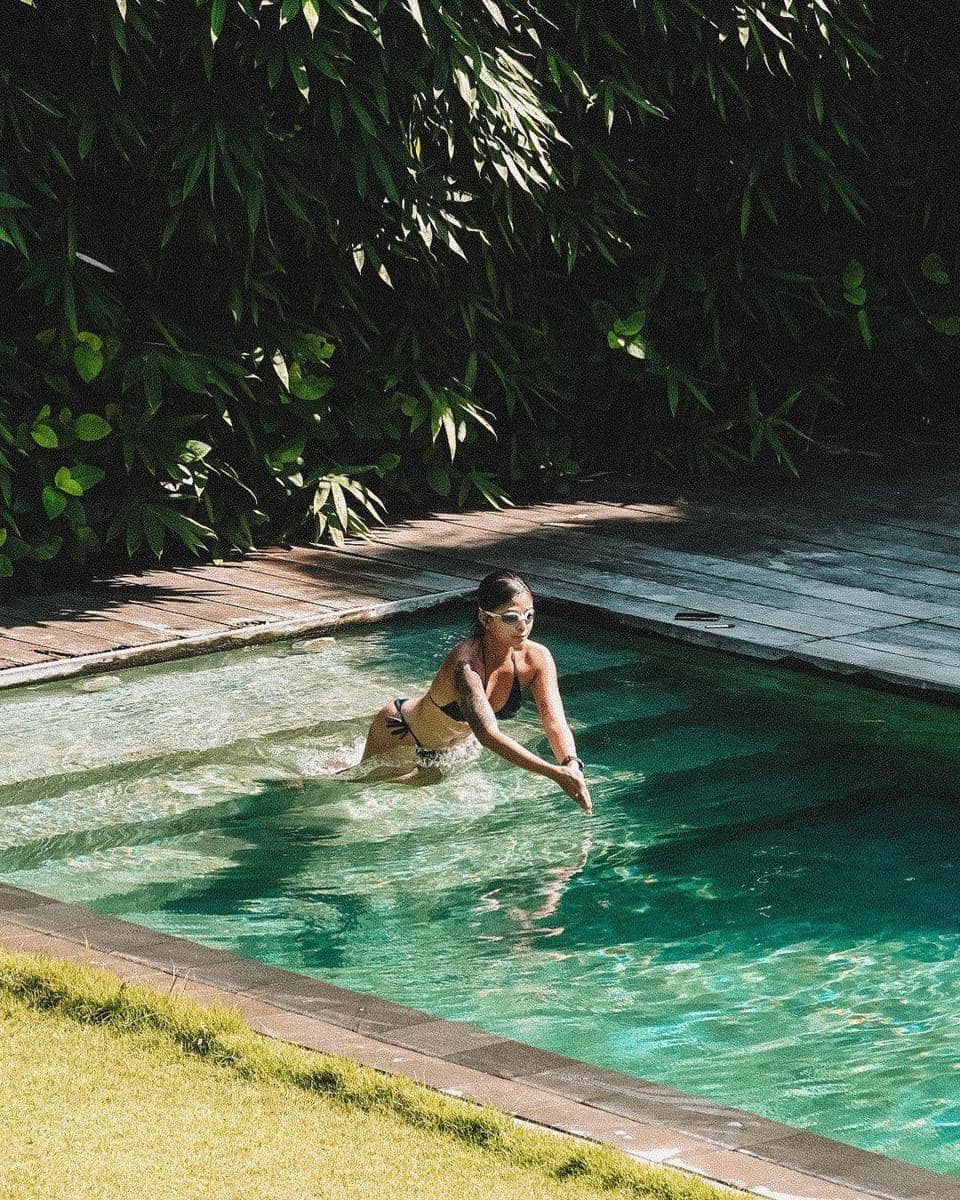 instagram.com/awkarin