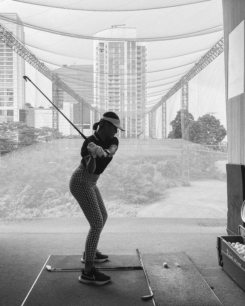 instagram.com/awkarin