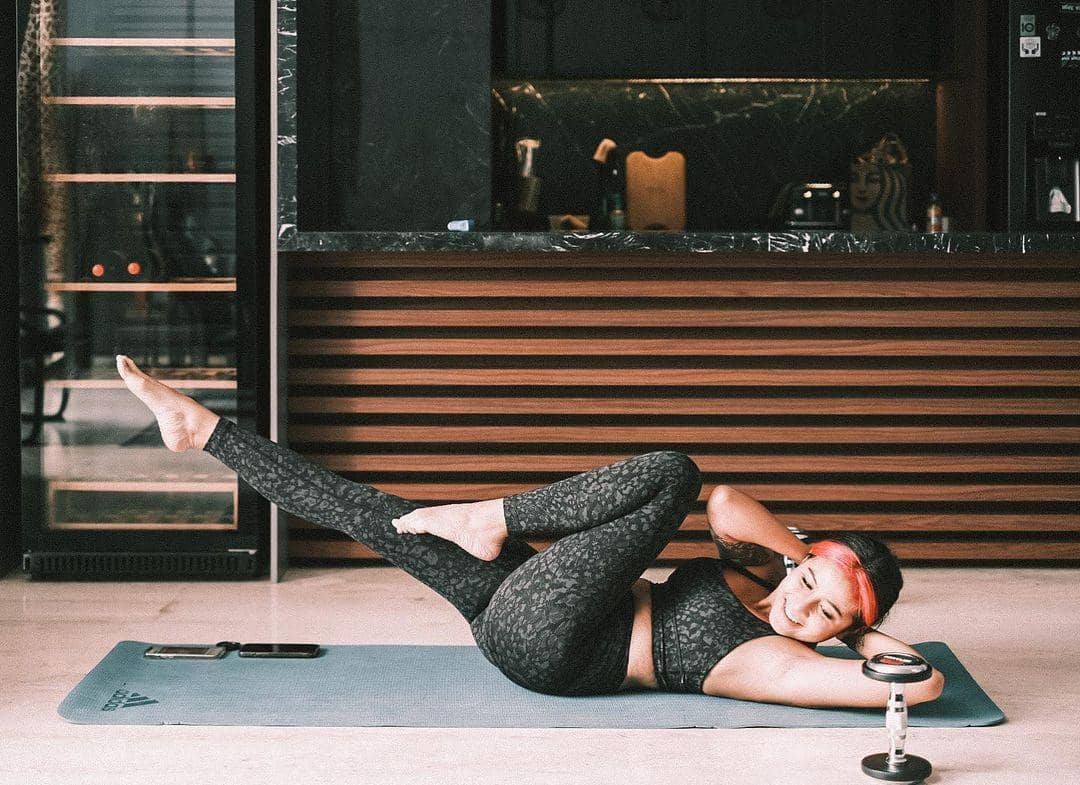 instagram.com/awkarin