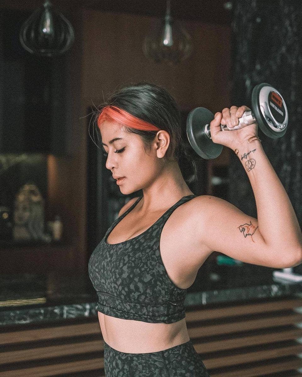 instagram.com/awkarin