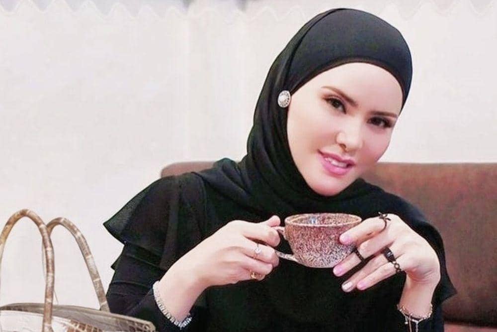 instagram.com/angellelga