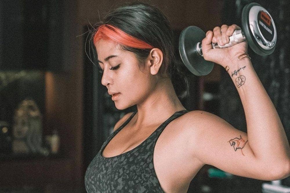 instagram.com/awkarin