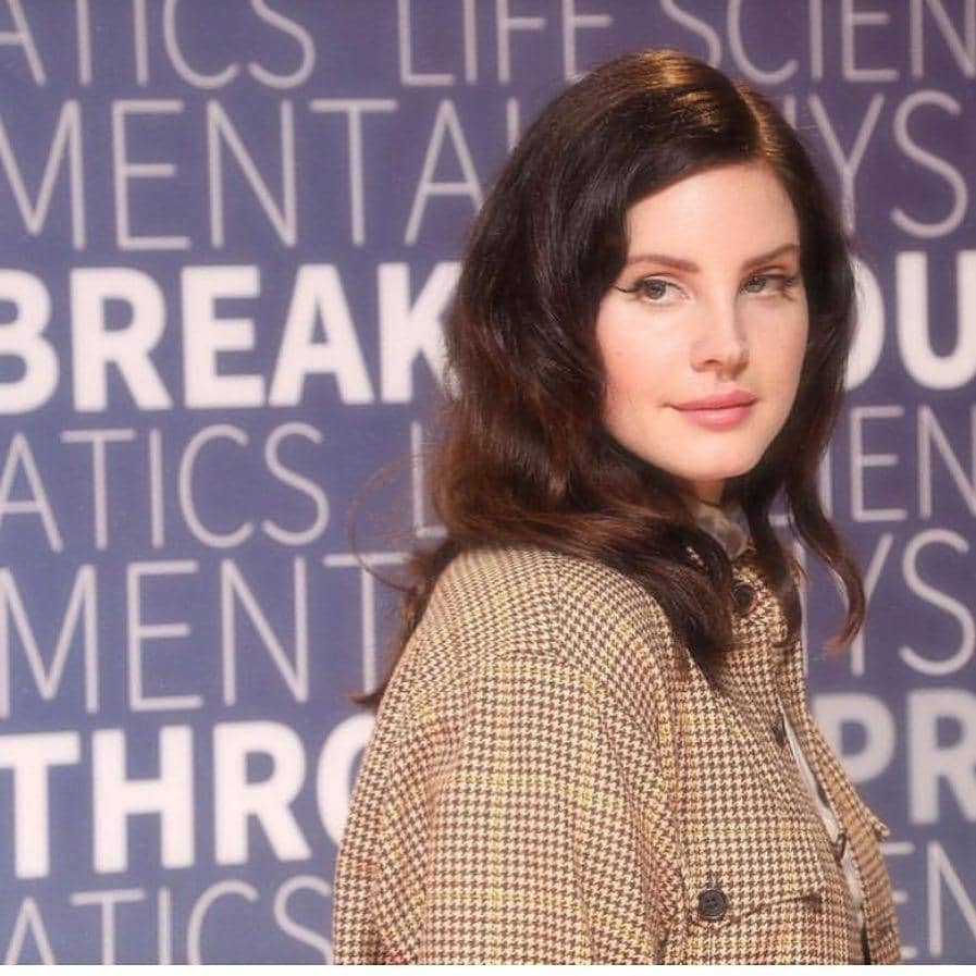 instagram.com/lanadelrey