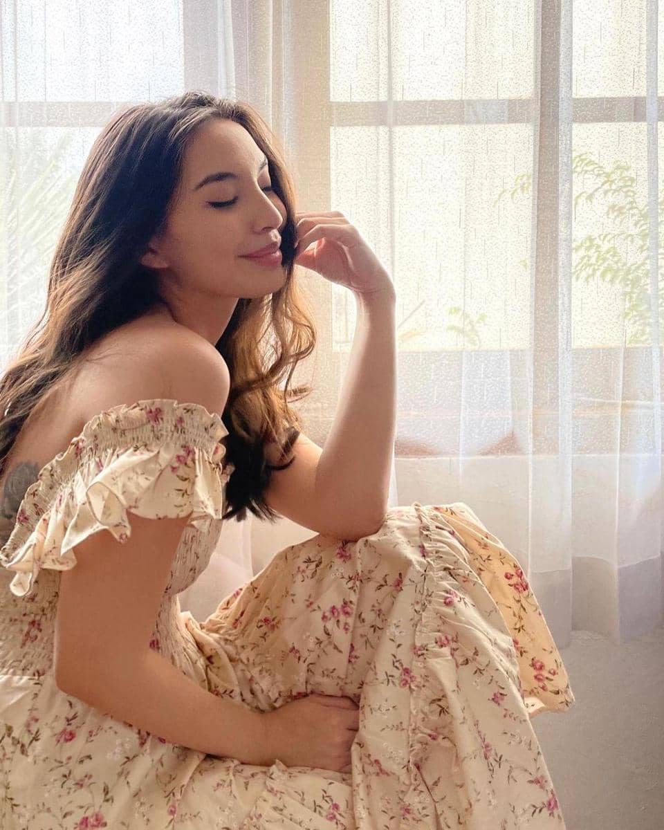 instagram.com/manodelia