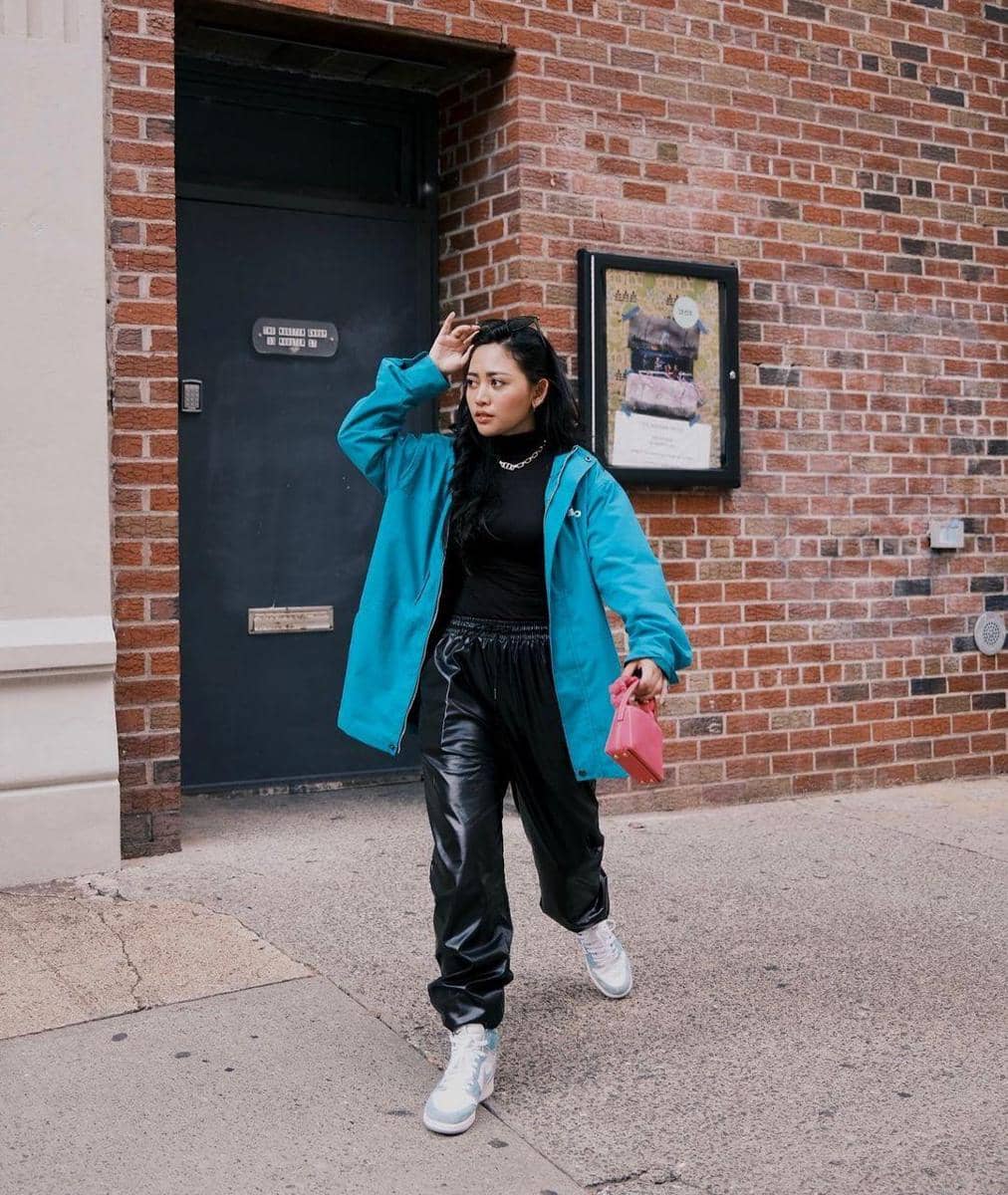 instagram.com/rachelvennya