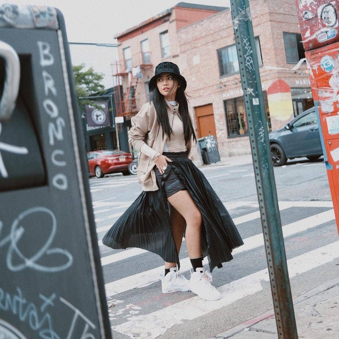 instagram.com/rachelvennya