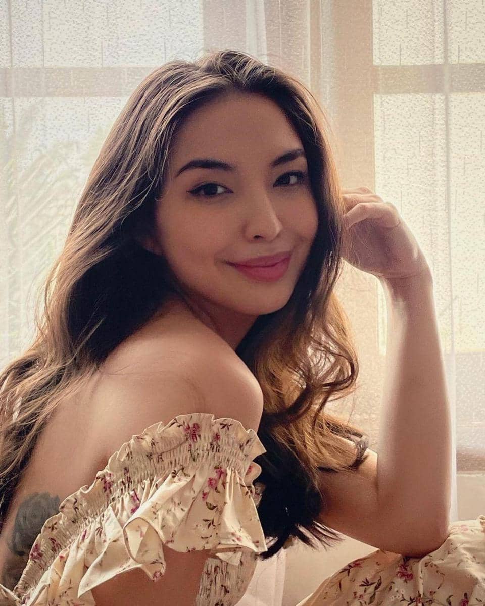 instagram.com/manodelia