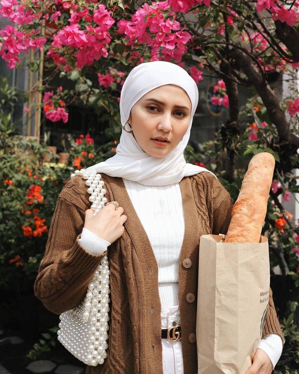 instagram.com/rara.nawangsih