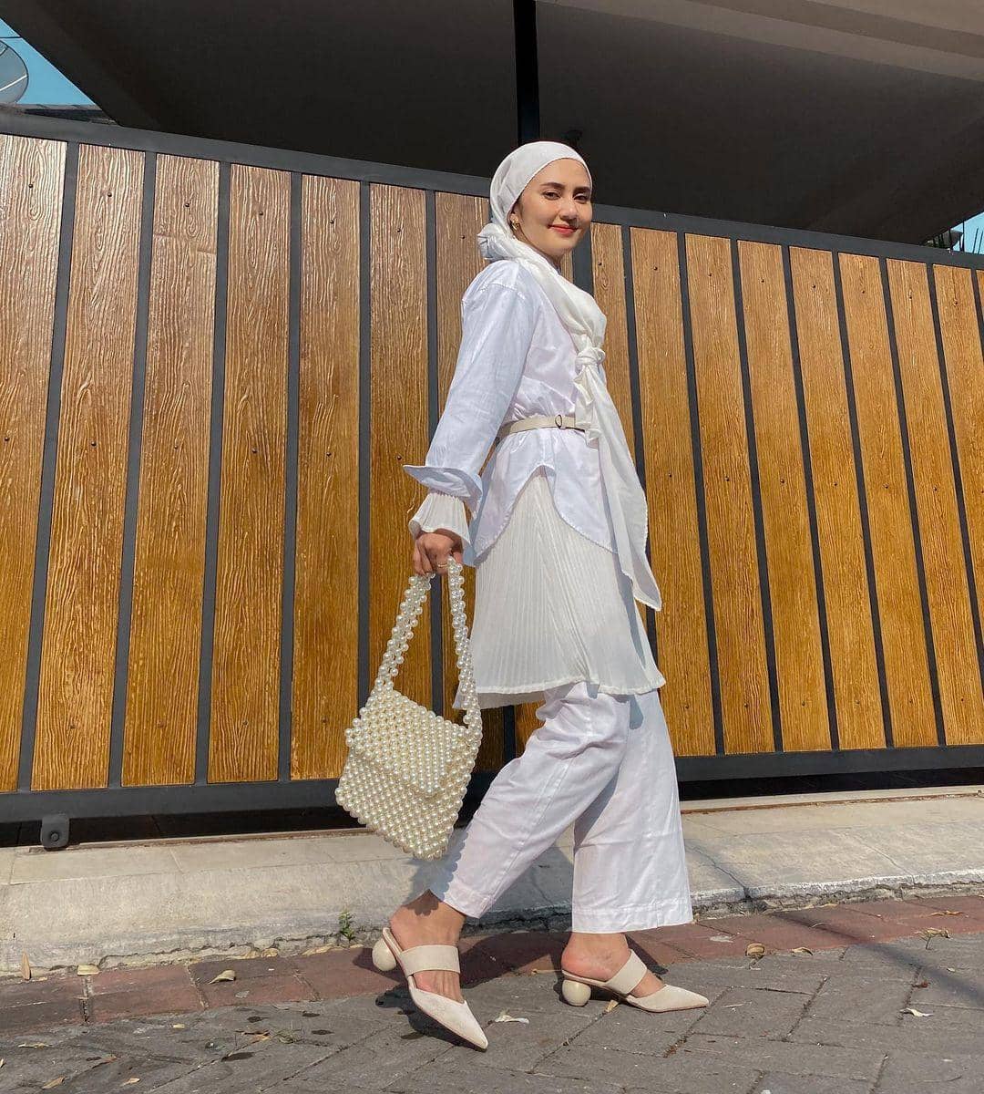 instagram.com/rara.nawangsih