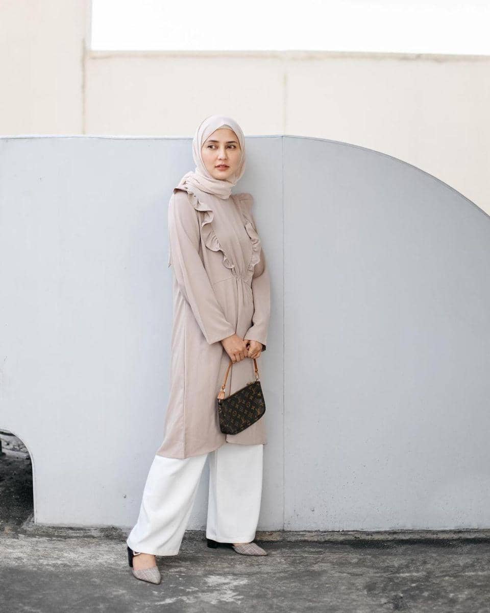 instagram.com/rara.nawangsih