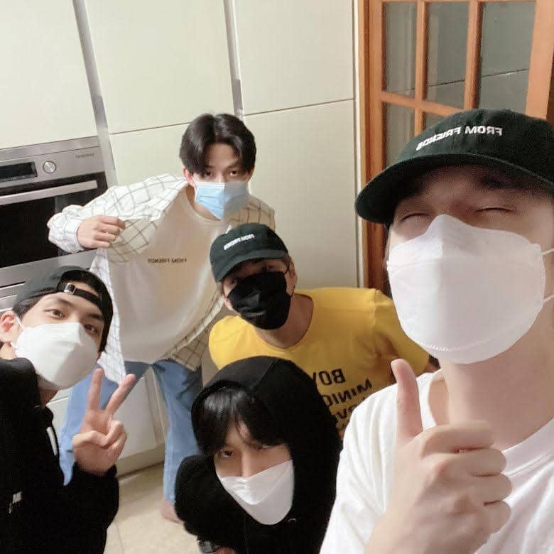 instagram.com/eajpark