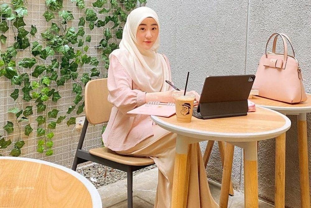 instagram.com/larissachou