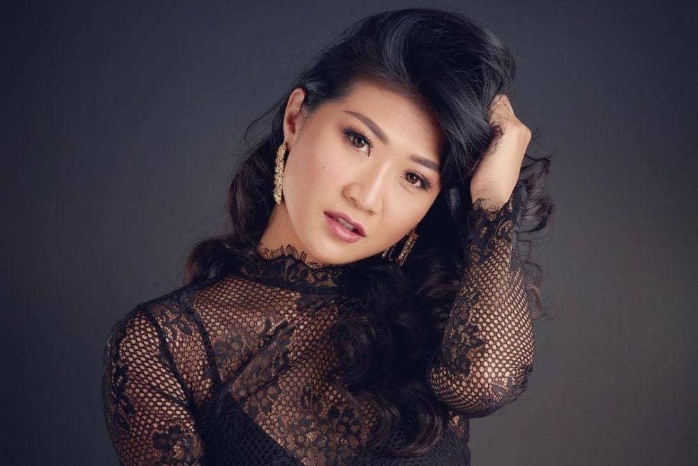 instagram.com/theresawienathan