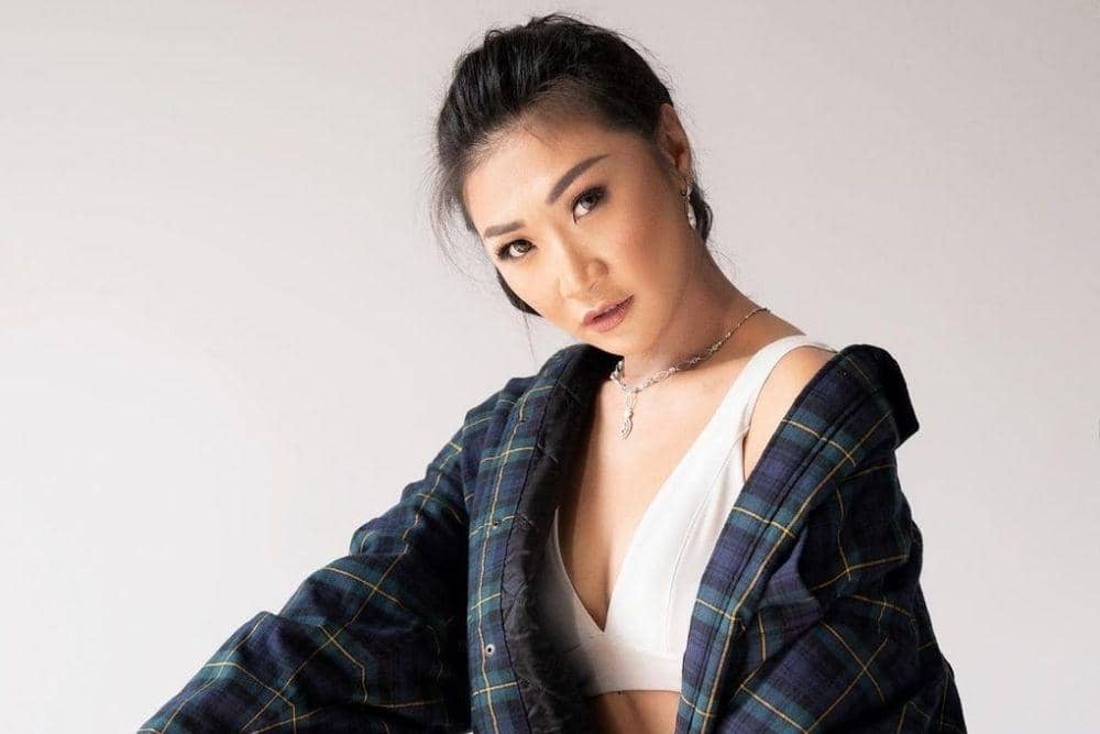 instagram.com/theresawienathan