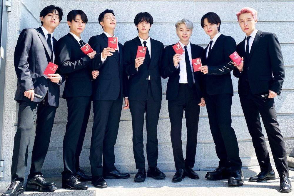 BTS Jadi Utusan Presiden Korea, Ini Kelebihan Paspor Diplomatik