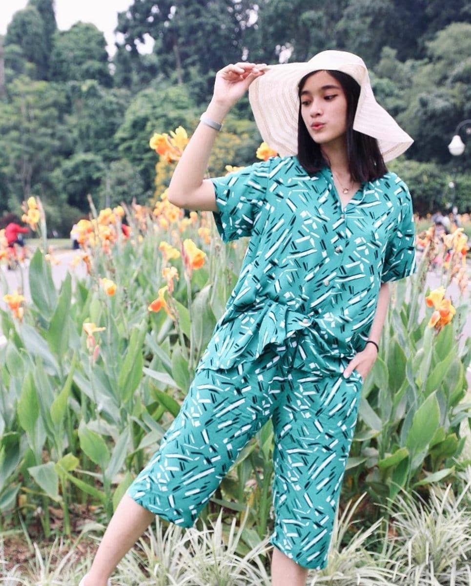 instagram.com/desitarllyw