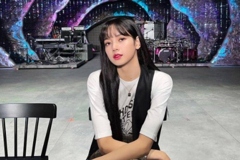 instagram.com/lalalalisa_m/