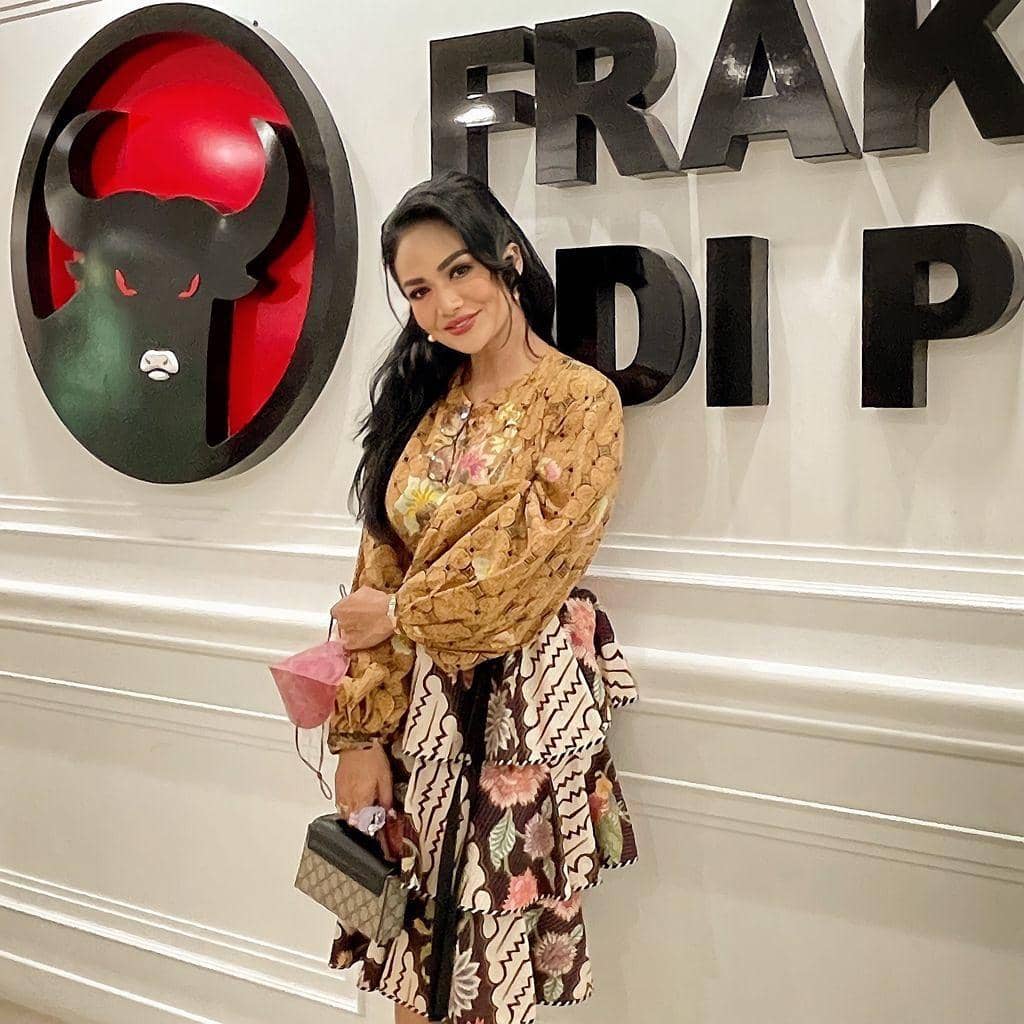 instagram.com/krisdayantilemos