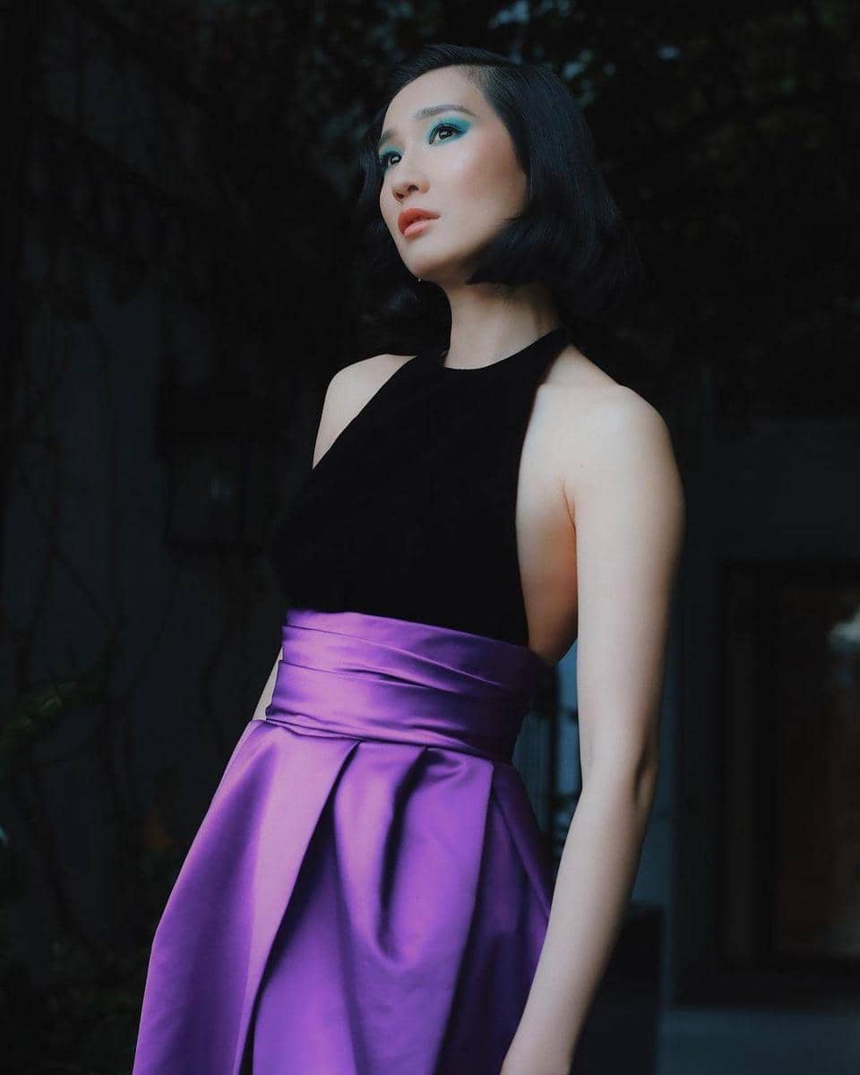 instagram.com/mengerzhang