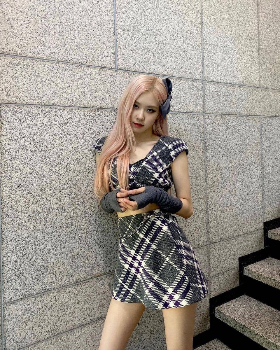 instagram.com/roses_are_rosie