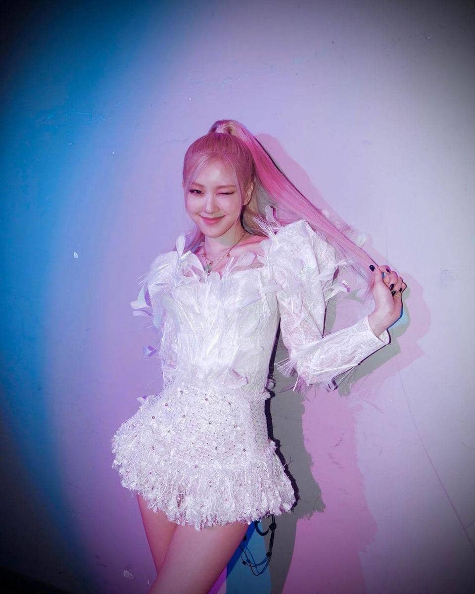 instagram.com/roses_are_rosie