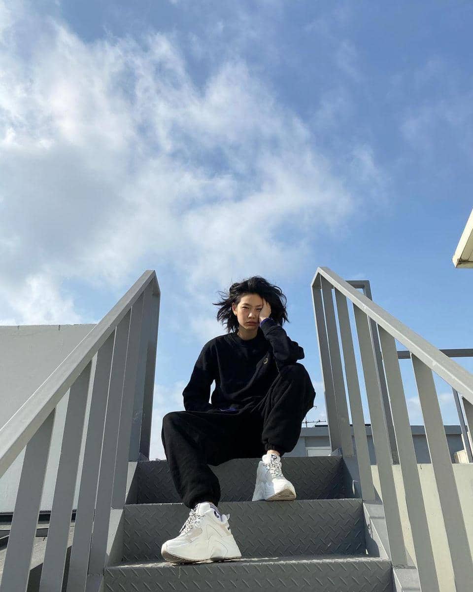 instagram.com/hoooooyeony