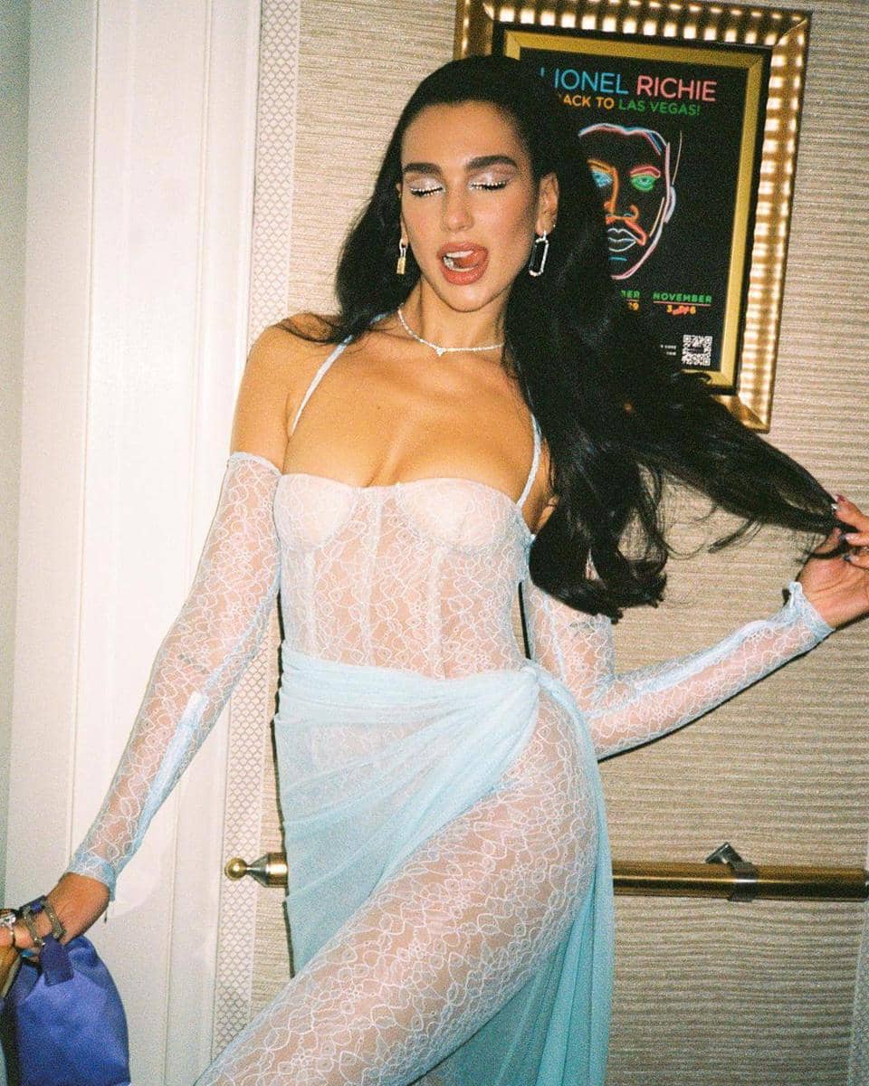 instagram.com/dualipa