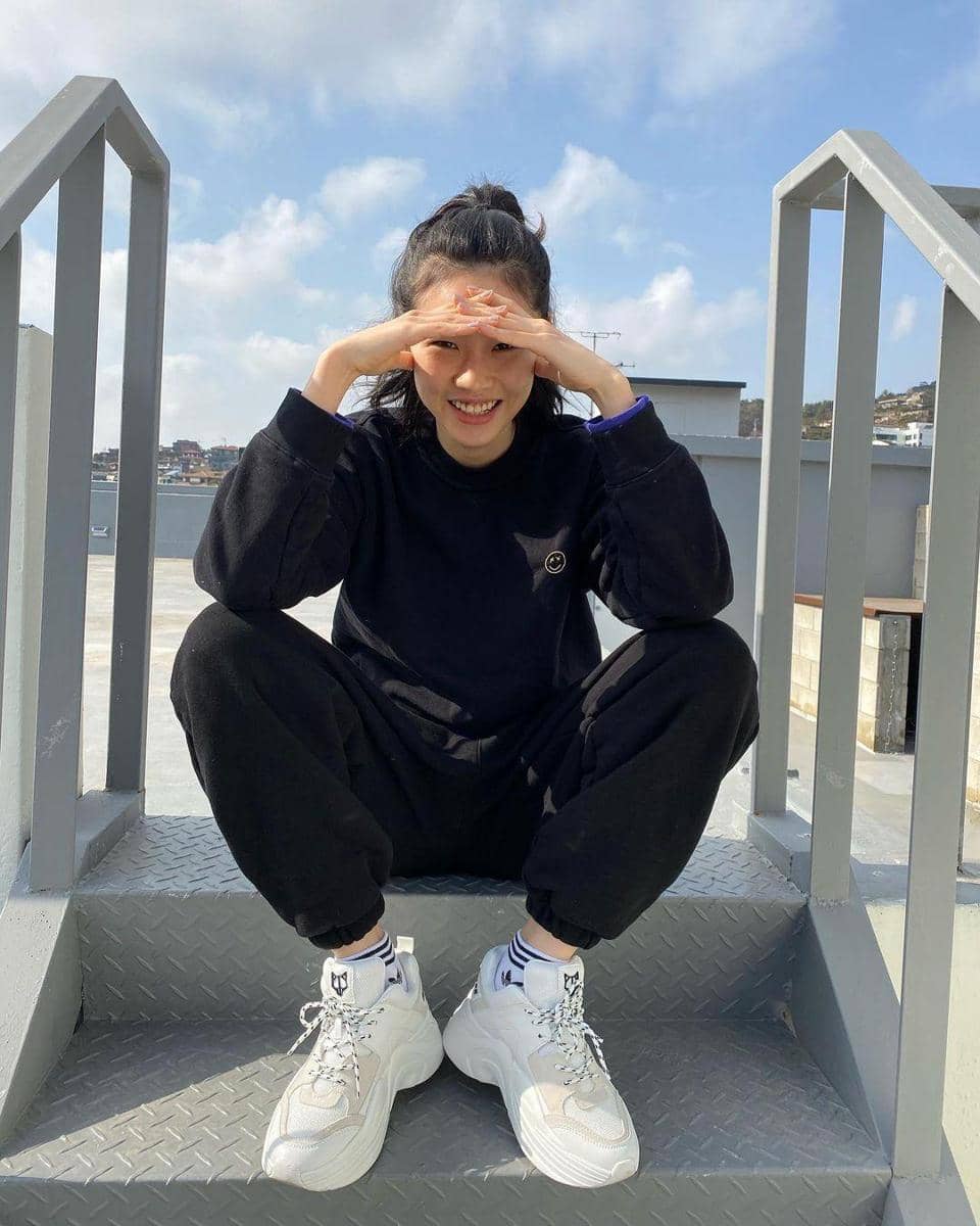 instagram.com/hoooooyeony