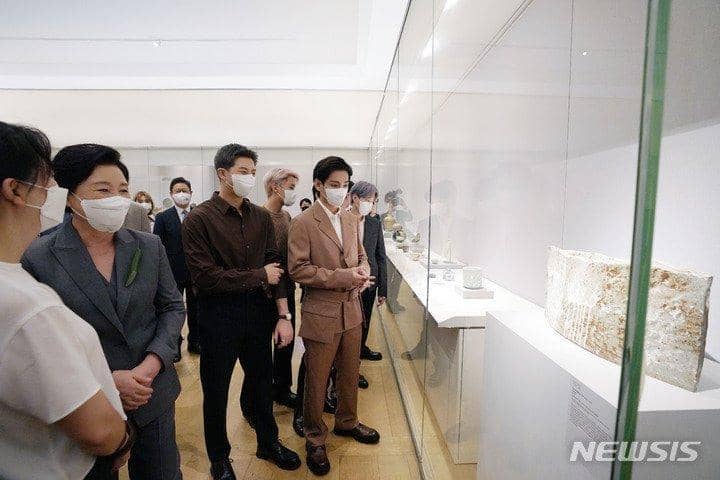 twitter.com/astraeabangtan