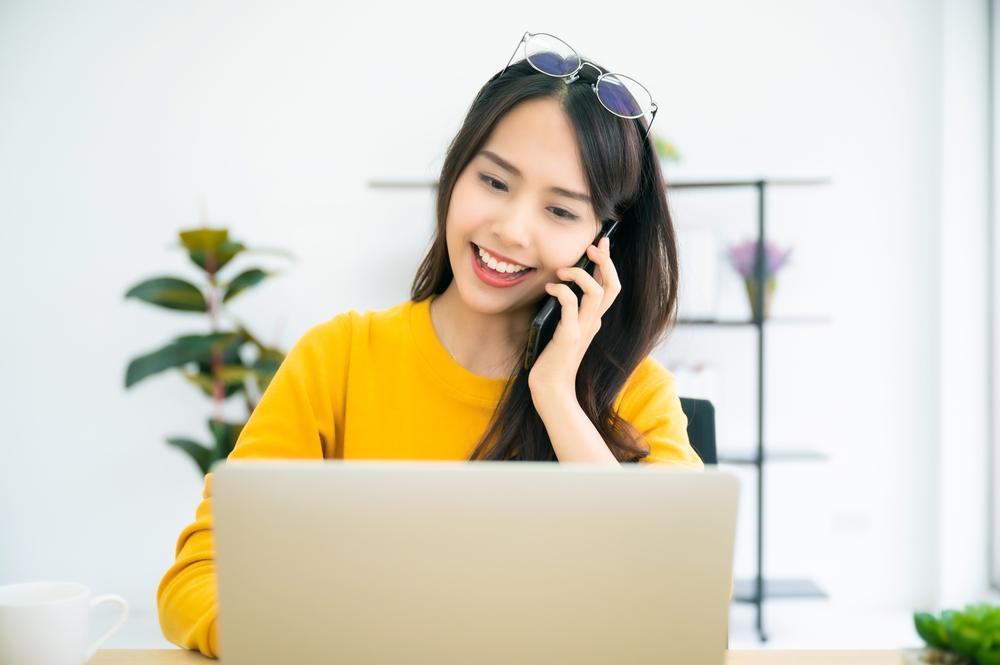 Jangan Sampai Salah Kostum! Ini 5 Tips Pilih Outfit Virtual Meeting