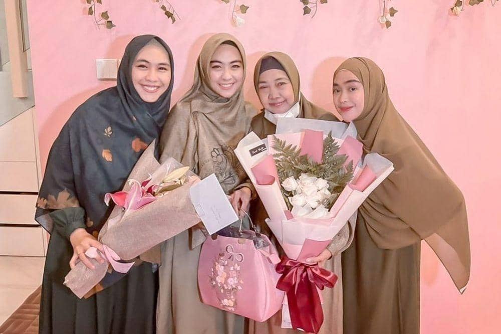 Instagram.com/riaricis1795