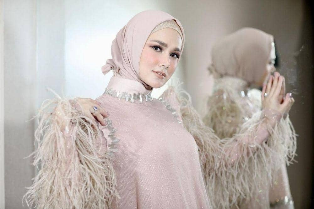 instagram.com/mulanjameela1