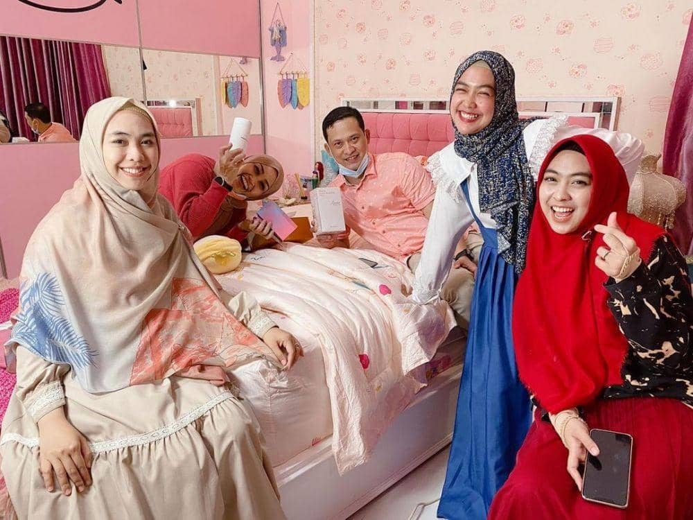 Instagram.com/riaricis1795