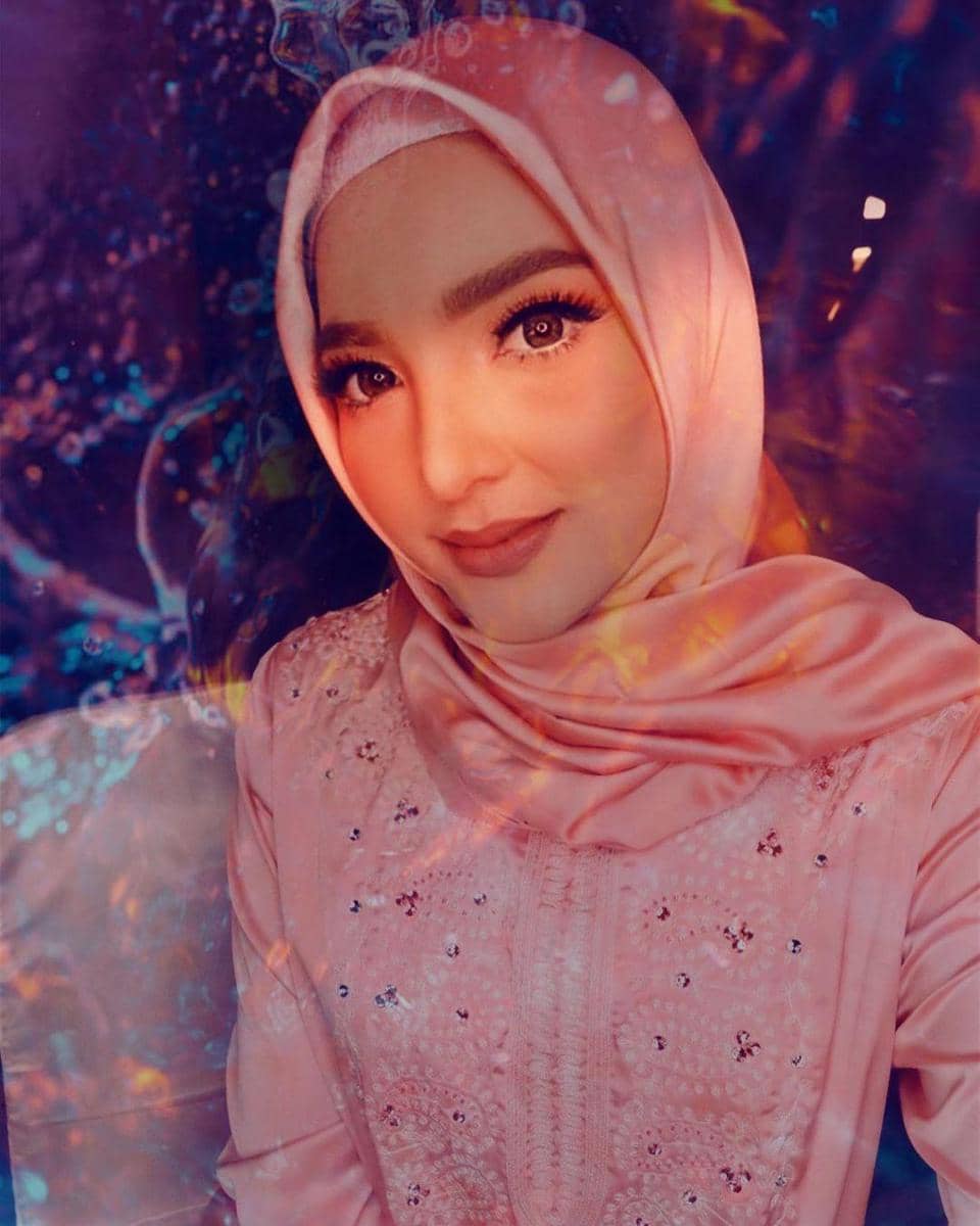 instagram.com/ashanty_ash