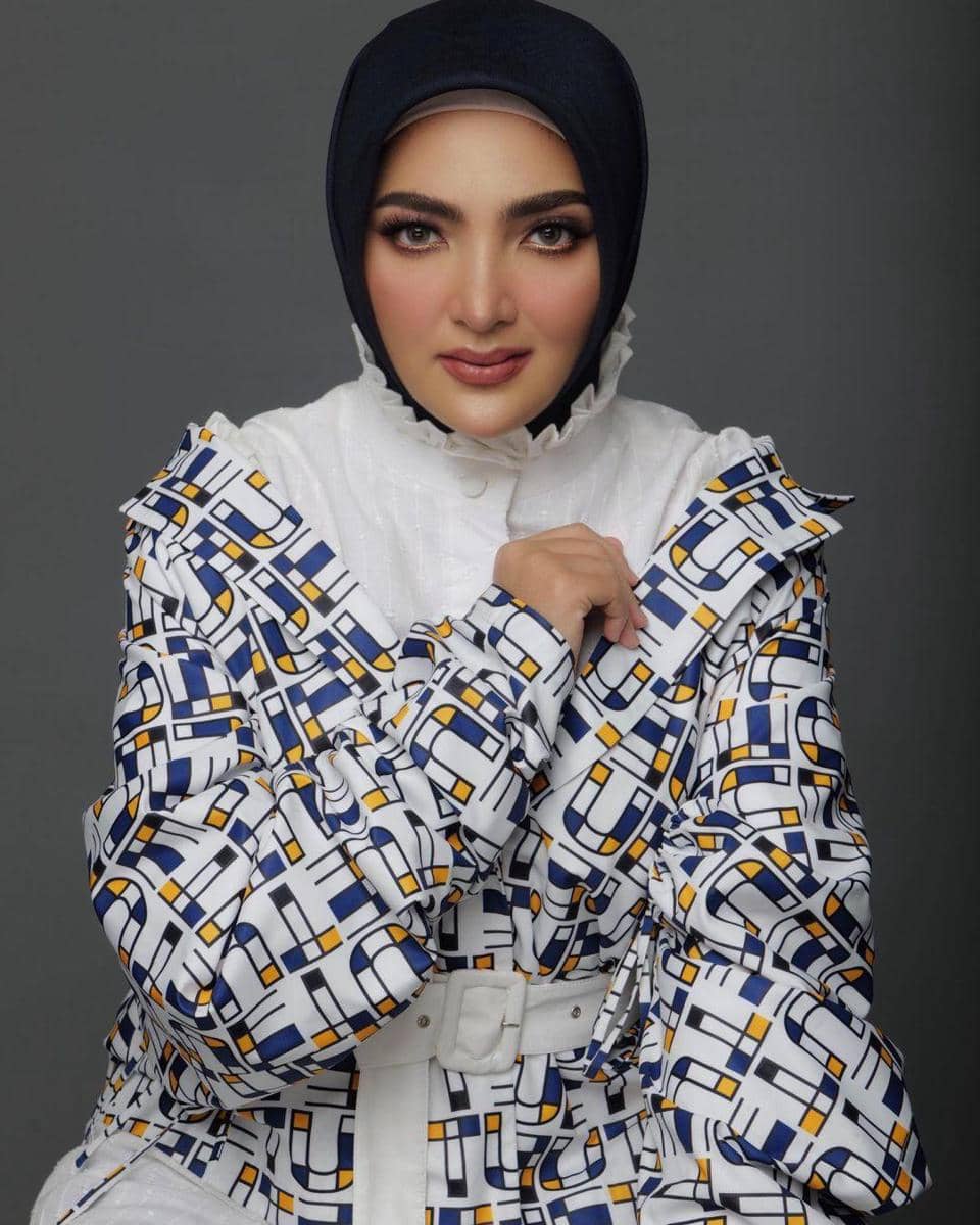 instagram.com/ashanty_ash