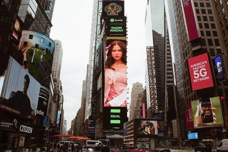 instagram.com/cakecaine/